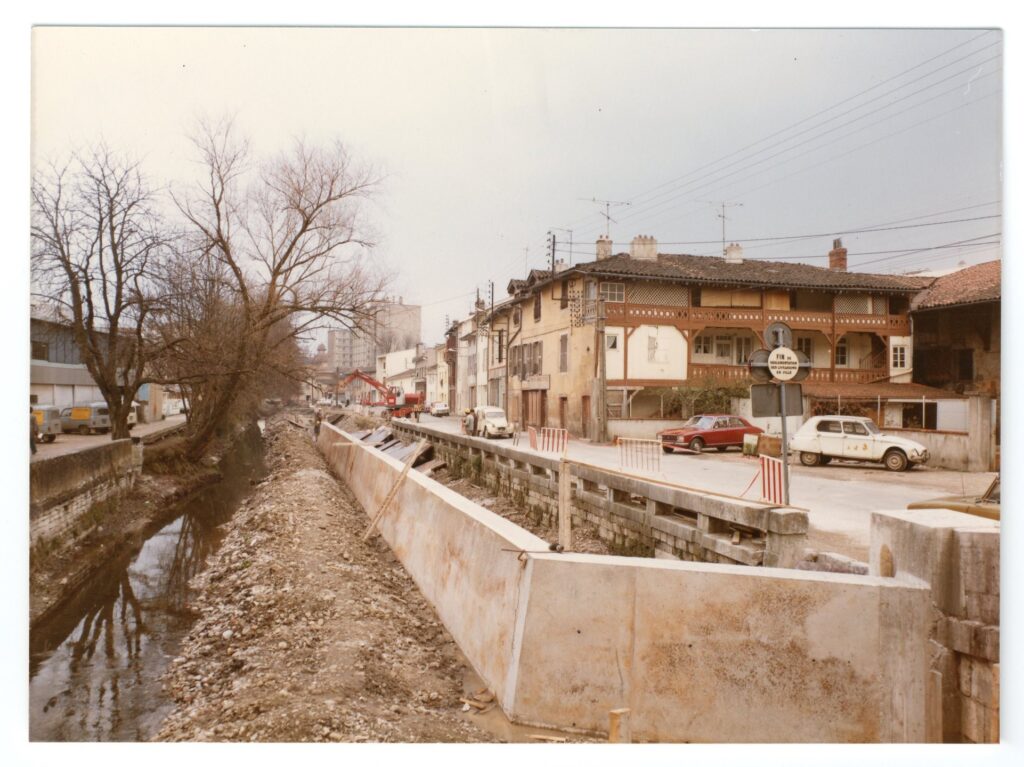 Le quai Groboz en 1972 (Archives municipales de Bourg-en-Bresse)