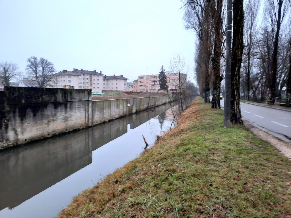 L'allée de Challes en 2021, avant les travaux (Archives R&A)