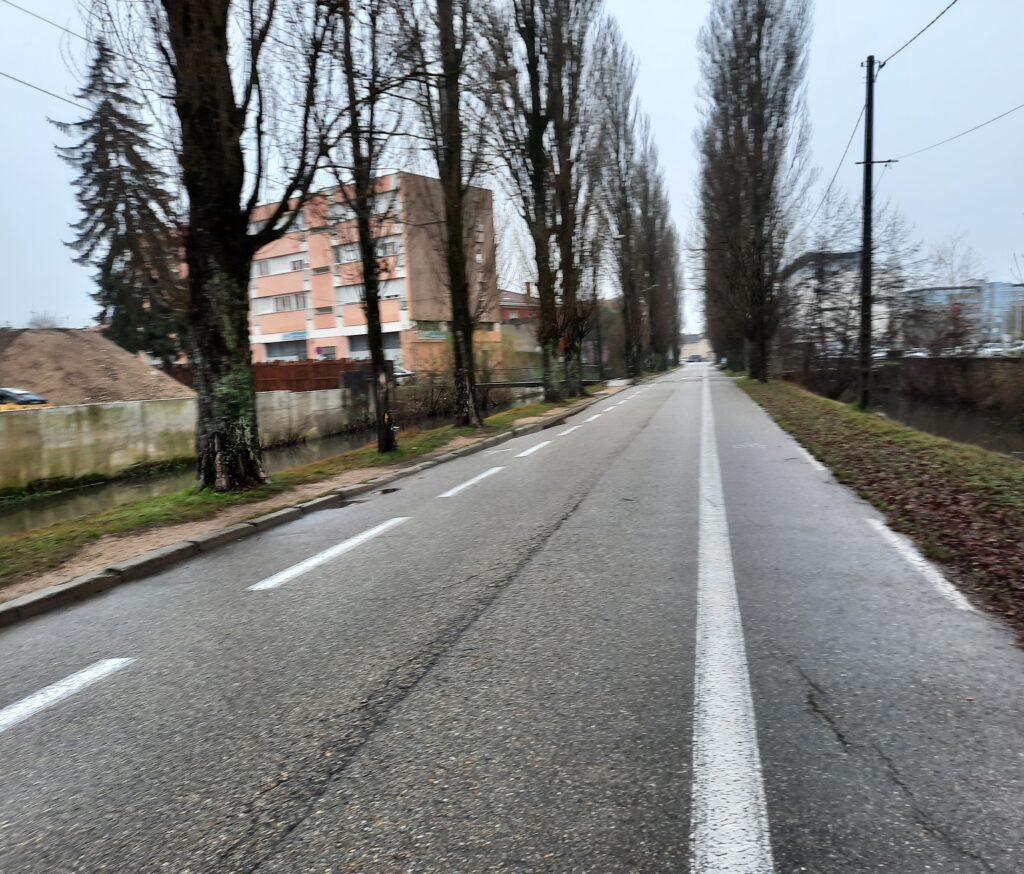 L'allée de Challes en 2021, avant les travaux (Archives R&A)